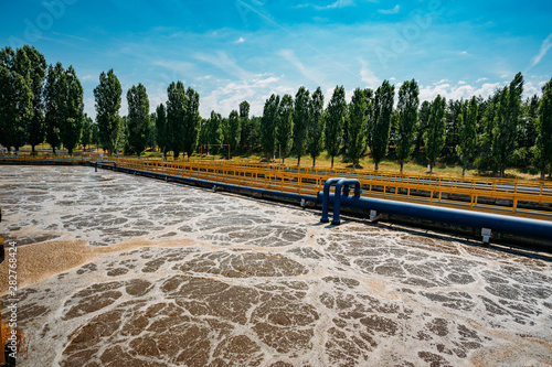 Foto Modern wastewater treatment plant