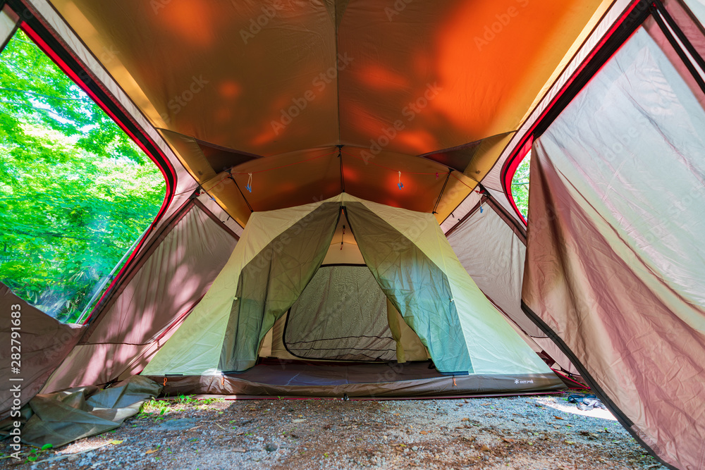 キャンプ場 テント内 Stock 写真 Adobe Stock
