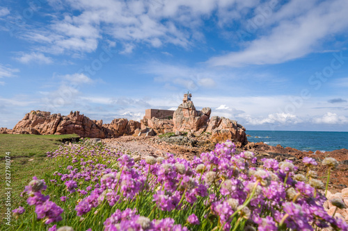 phare de paon et ses rochers, île de bréhat partie nord, côtes d'amor,bretagne
