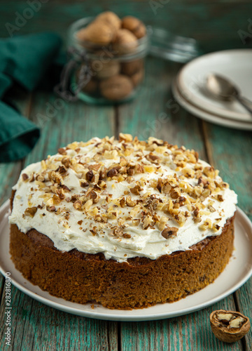 carrot cake with walnut and cream cheese frosting