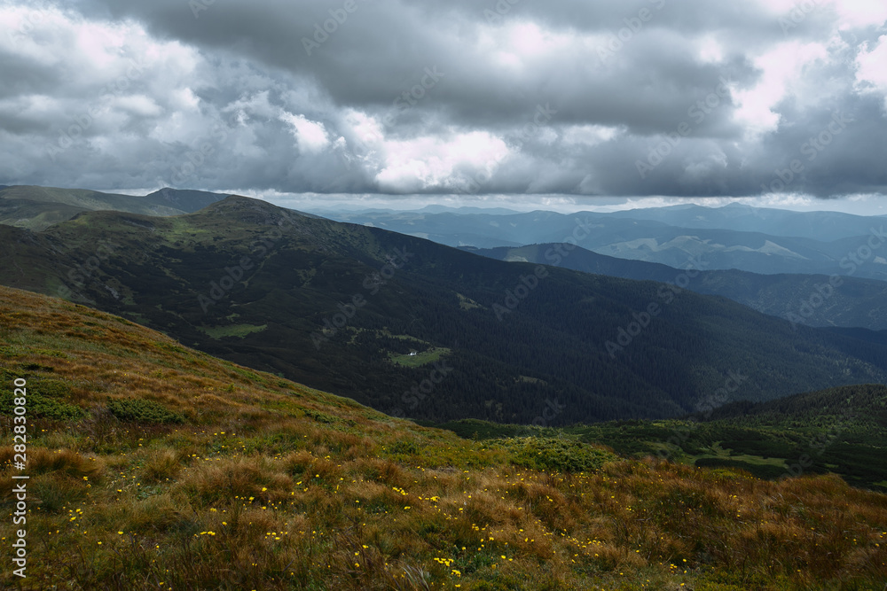 pnorama mountain range with high clouds