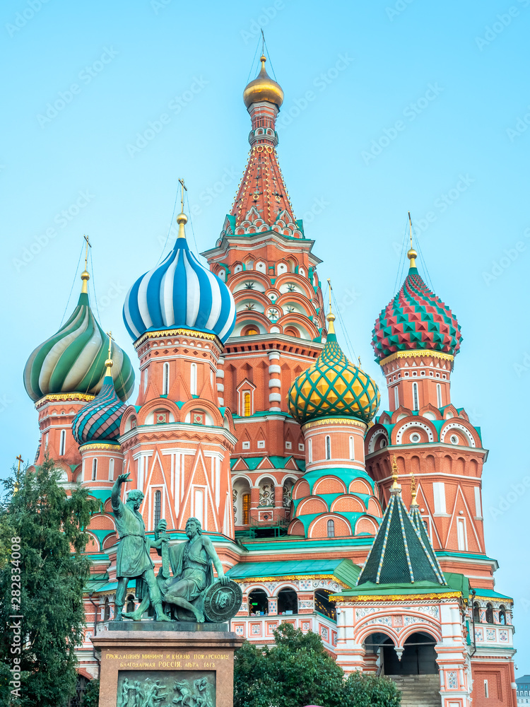 Fototapeta premium Saint Basil cathedral in Moscow, Russia