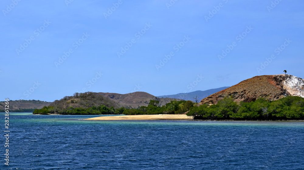 Sharp reefs on the ocean coast