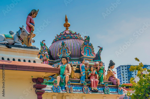 Detailed shot of the Sri Mariamman Hindu Temple in Singapore  © Christian Schmidt 