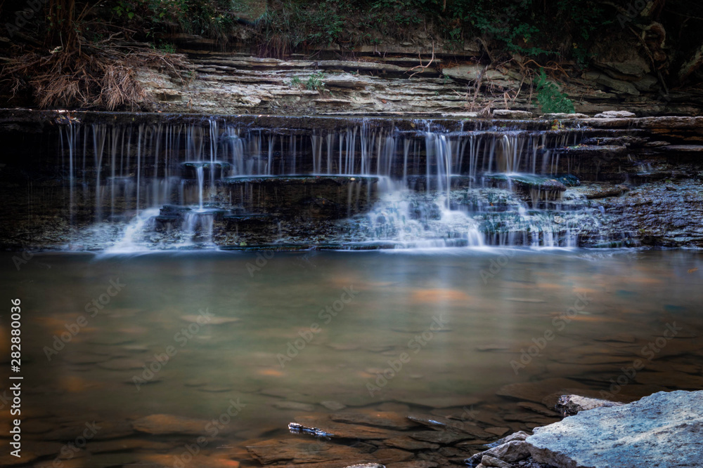Foto de Horseshoe Falls at Caesar Creek State Park in Waynesville, Ohio