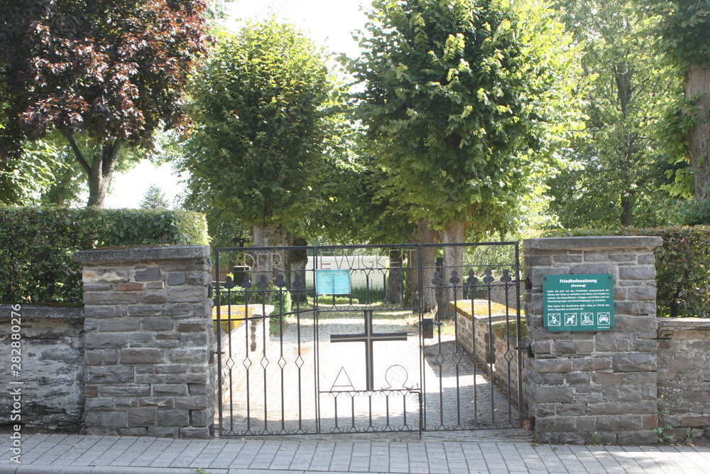 Friedhofseingang Friedhofseingang