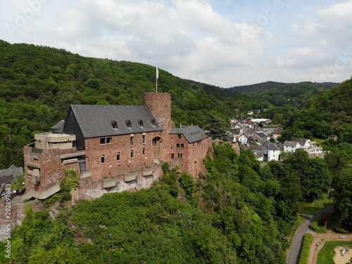 Burg Heimbach, Flugaufnahme © SanGero