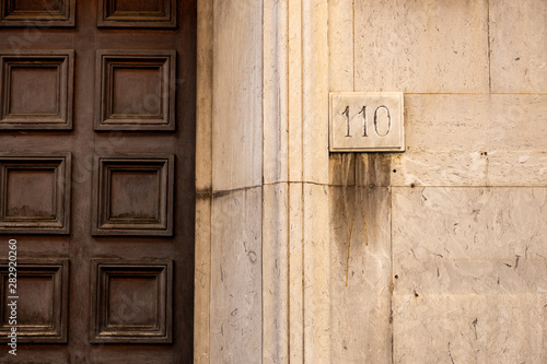 110 numero civico abitazione antica , concetto 