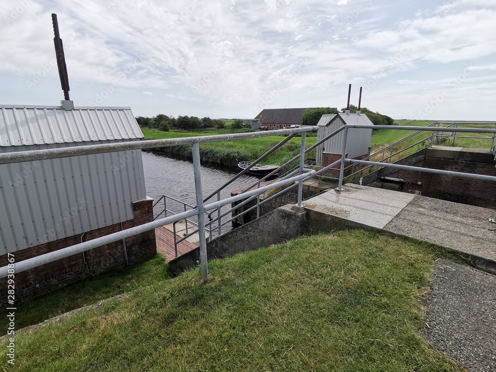 Foto de Hoyer Schleuse / Højer Sluse in der Marsch bei Tønder/Tondern ...