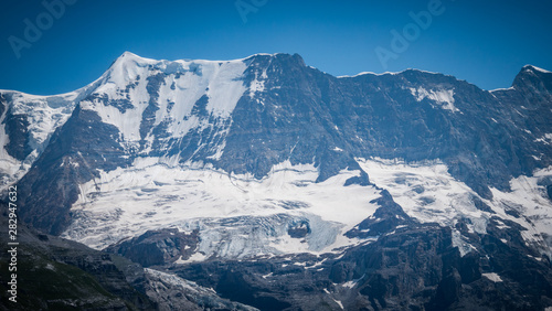 The impressive mountains and glaciers in the Swiss Alps © 4kclips