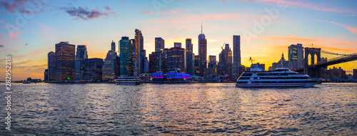 new york city skyline at sunset © keno