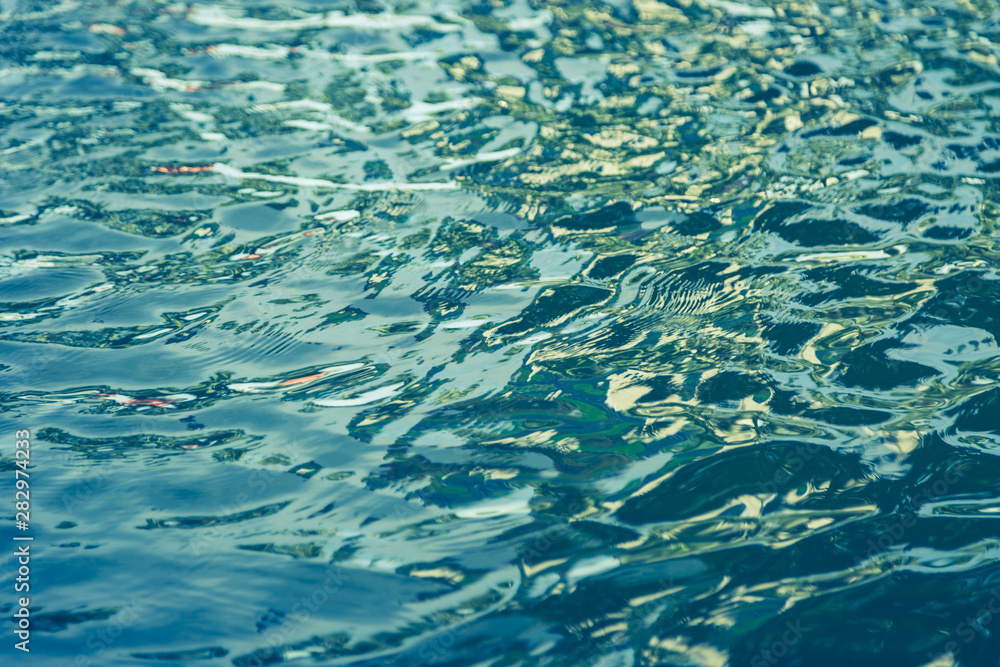 Naklejka premium Water wave reflection