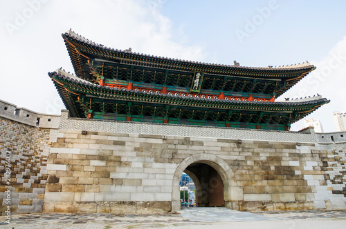 焼失から再建されたソウル南大門