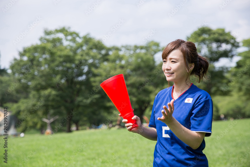 サッカーファンの女性