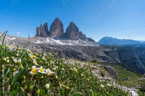 Panorama der drei Zinnen  italienisch Tre Cime di Lavaredo   ein markanter Gebirgsstock in den Sextner Dolomiten