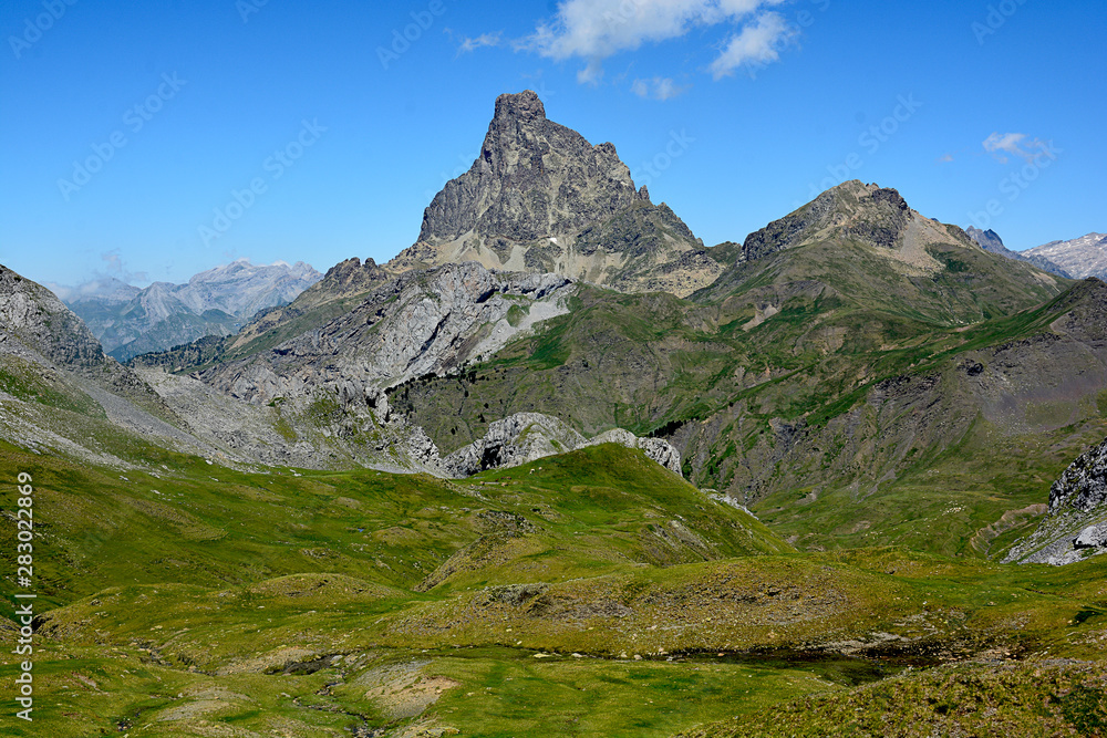 Naklejka premium Pirineo francés - Midi - lagos