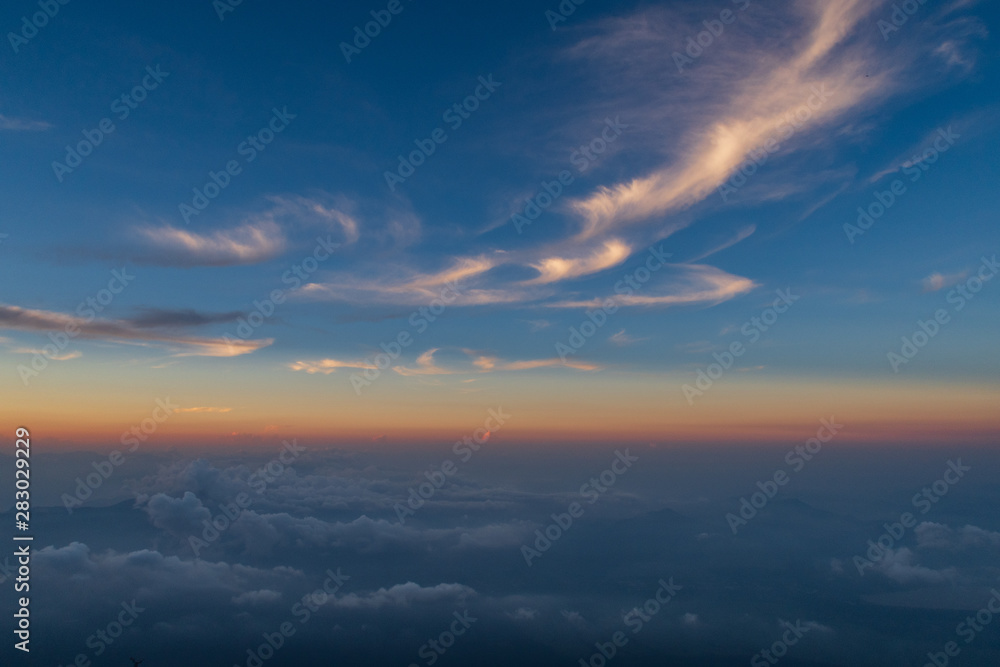 Fototapeta premium Mt.Fuji sea of ​​clouds in the early morning
