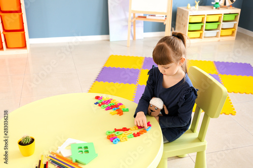 Little girl with autistic d...
