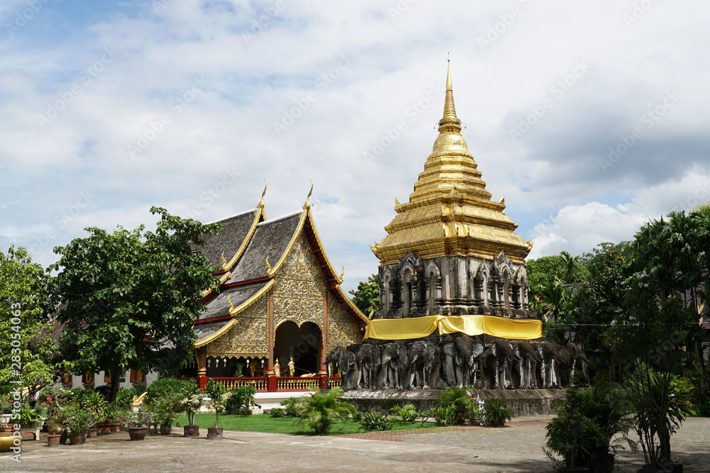 Fototapeta premium Wat Chiang Man temple the old history place in Chiang mai, Thailand.