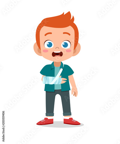 kid boy with fracture arm vector