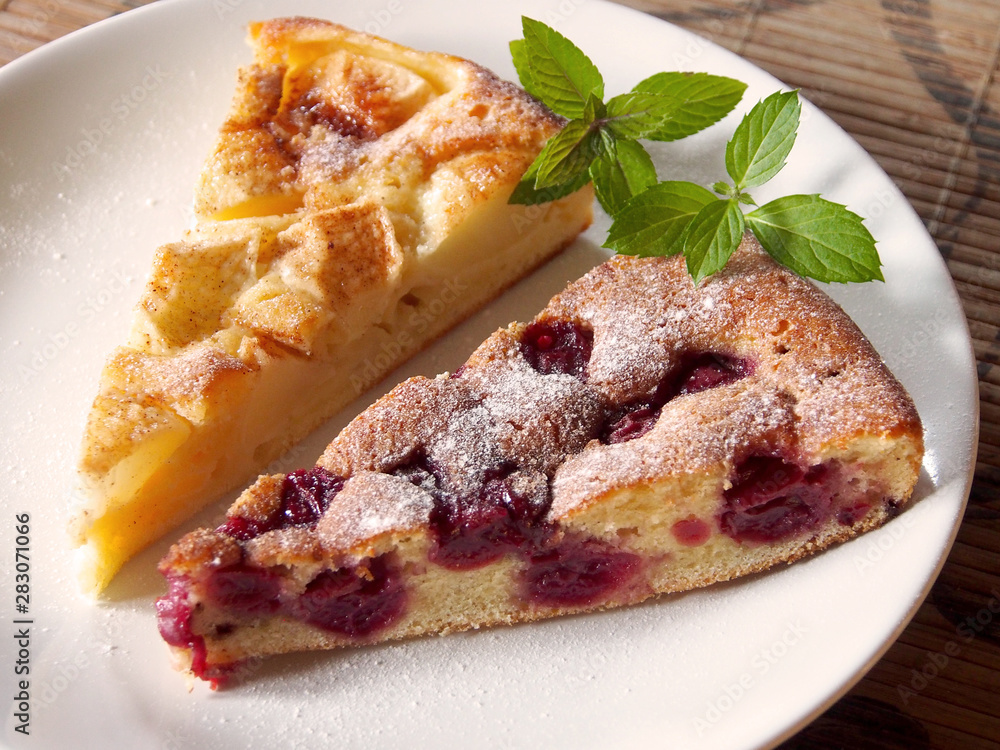 Apfel- und Kirschkuchen Apfel- und Kirschkuchen