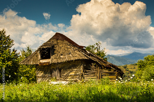 Altes Haus am Berg, Rumänien