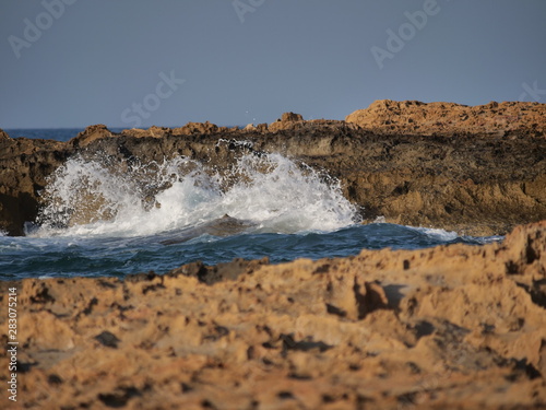 Wellen tosend bei Wind photo