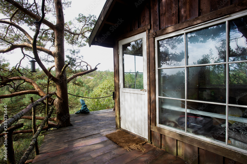 Treehouse in Norway in a green forest, sleeping accommodation September 2018