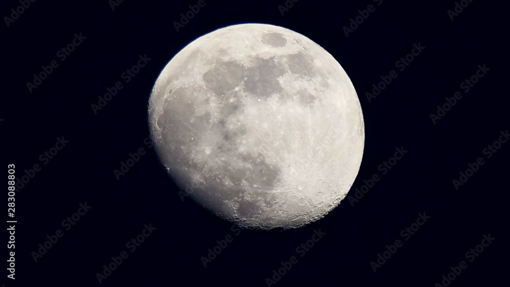 Mond im schwarzen Universum Mond im schwarzen Universum