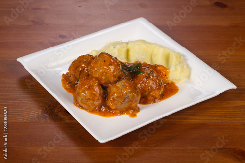 Minced meat balls with potato