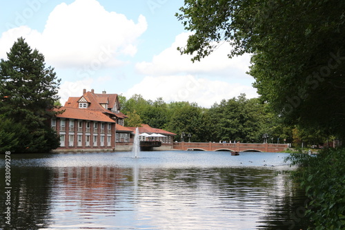 Blick auf den Ratsteich im Zentrum der Stadt Uelzen in der Lüneburger Heide photo