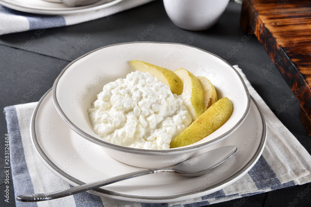 Cottage Cheese and Pears