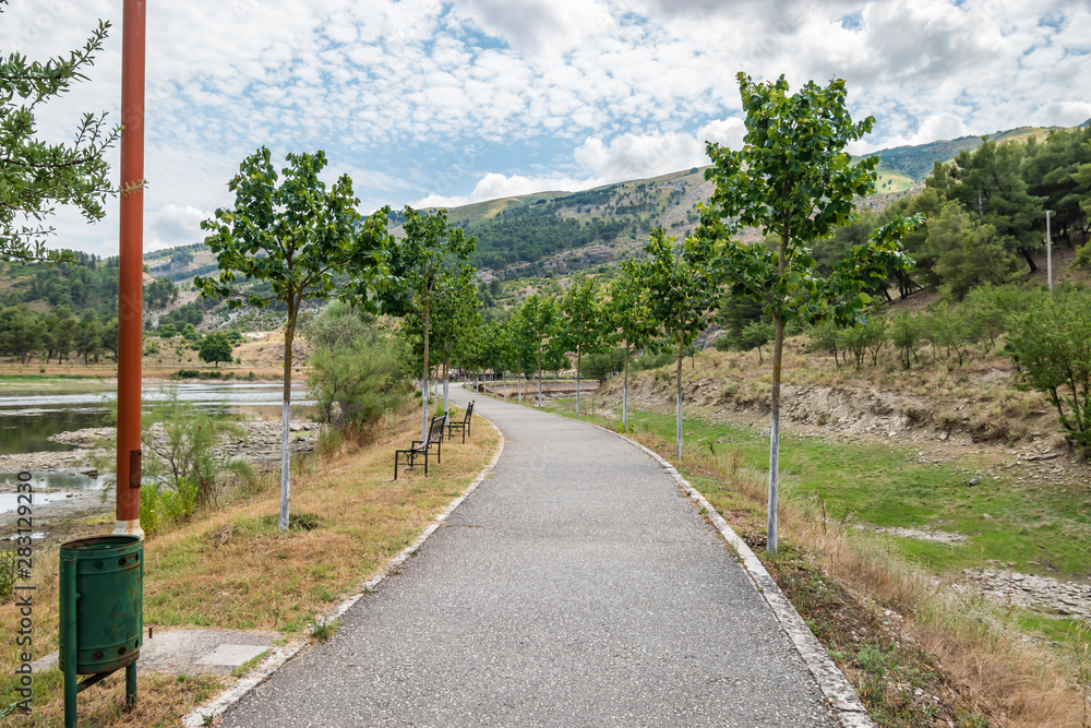 Narrow Alley passing along Viroi lake