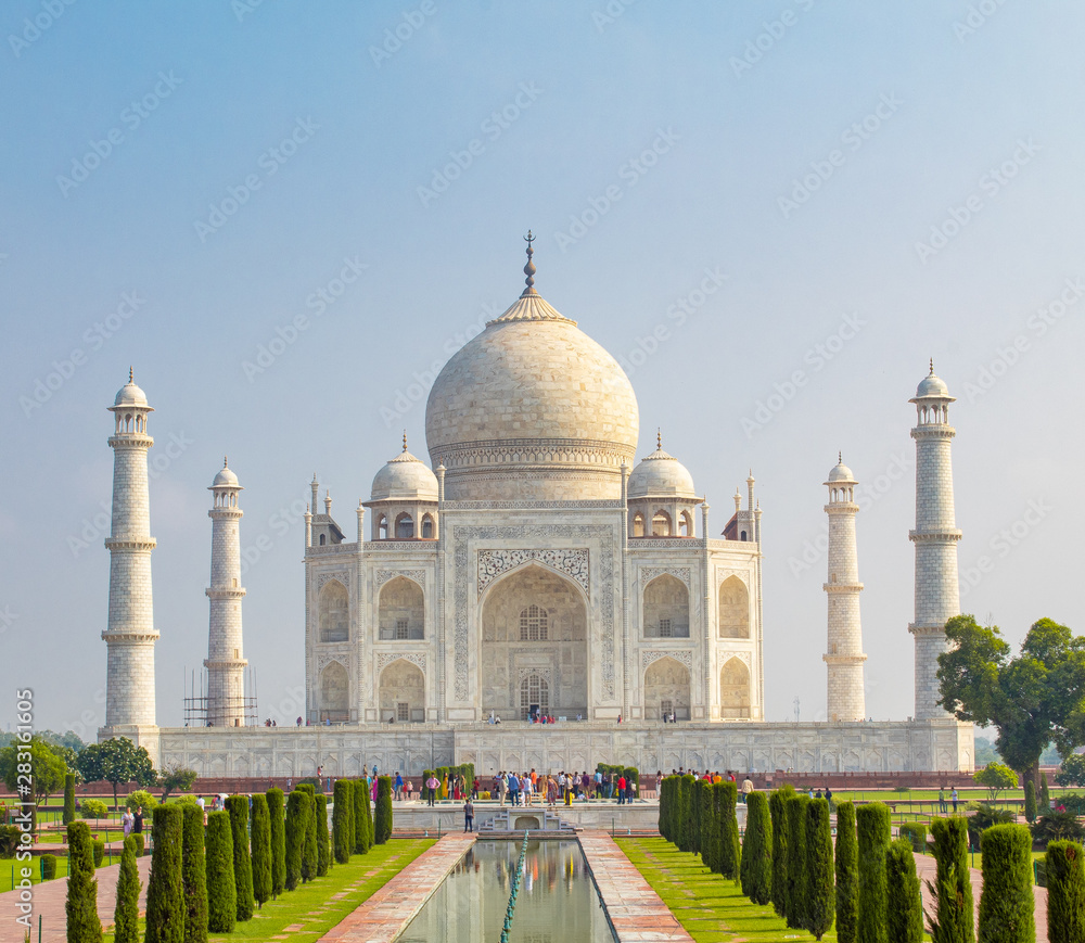 Fototapeta premium taj mahal in agra india