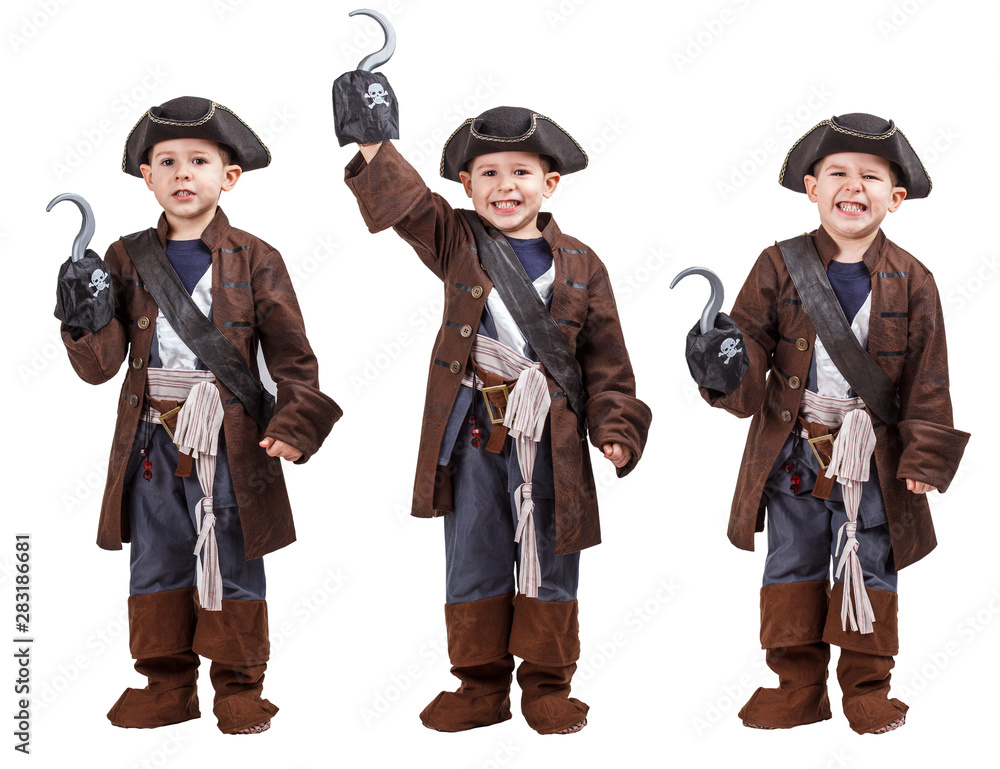Fototapeta premium Chłopiec ubrany w strój pirata