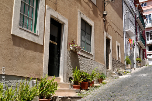 Fototapeta Naklejka Na Ścianę i Meble -  Streets of Alfama - Lisbon’s oldest area. Portugal