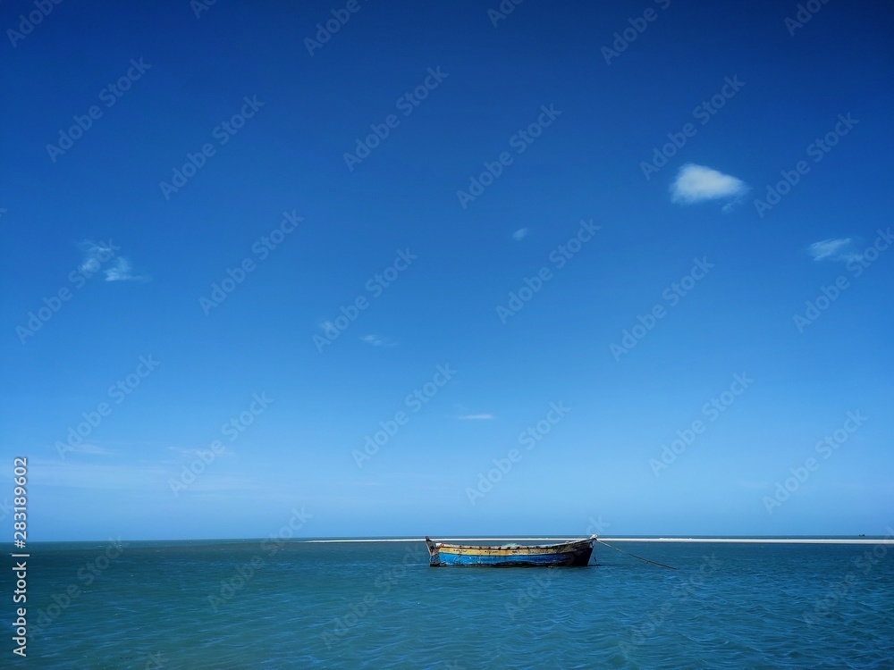 Obraz premium boat on sea