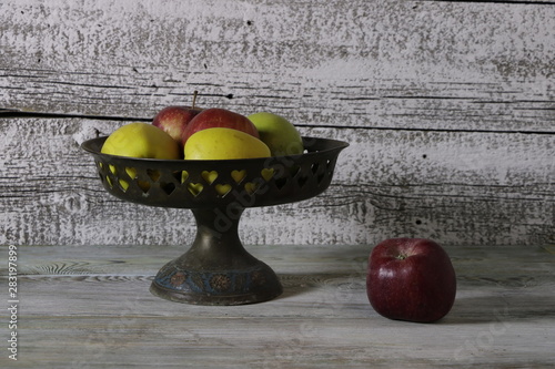 small production with apples, still life, subject shooting