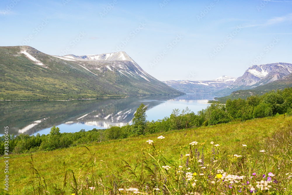 Fototapeta premium Lake Gjevilvatnet