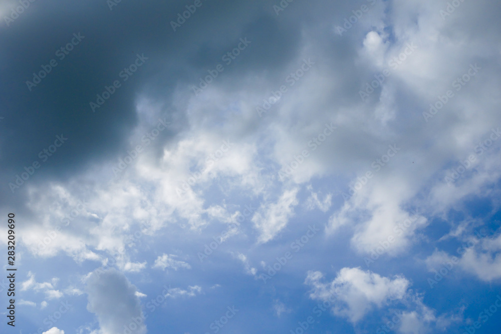 Fototapeta premium cloud on blue sky nature background for design