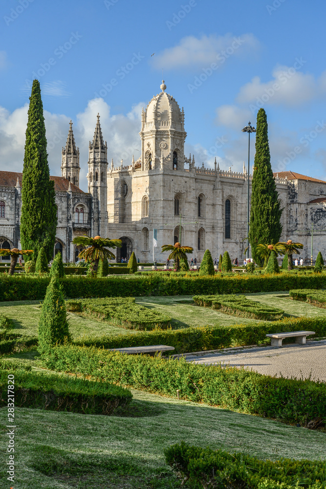 Beautiful image of the Hieronymites Monastery (Jeronimos) Beautiful image of the Hieronymites Monastery (Jeronimos)