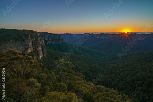 sunrise at govetts leap lookout, blue mountains, australia 8