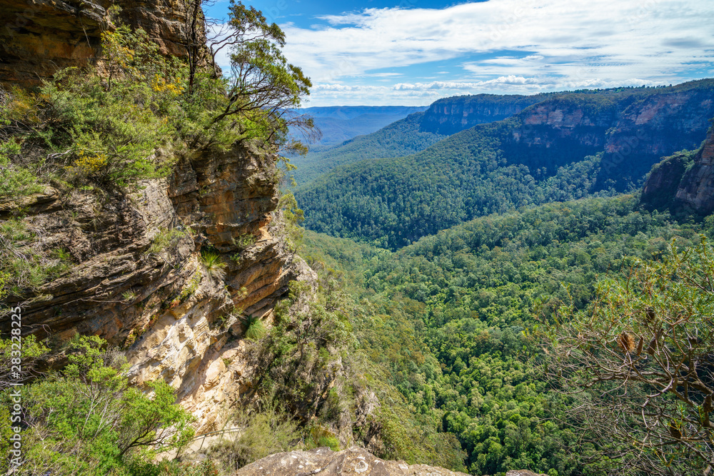 hiking in the blue mountains national park, australia