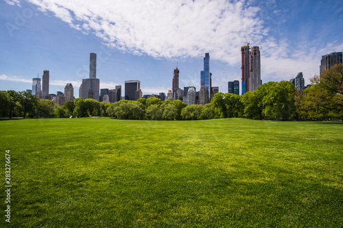 Fototapeta Naklejka Na Ścianę i Meble -  Sheep Meadow in Central Park, New York City, USA