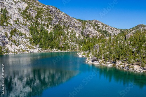 Jezioro w North Cascade Mountains