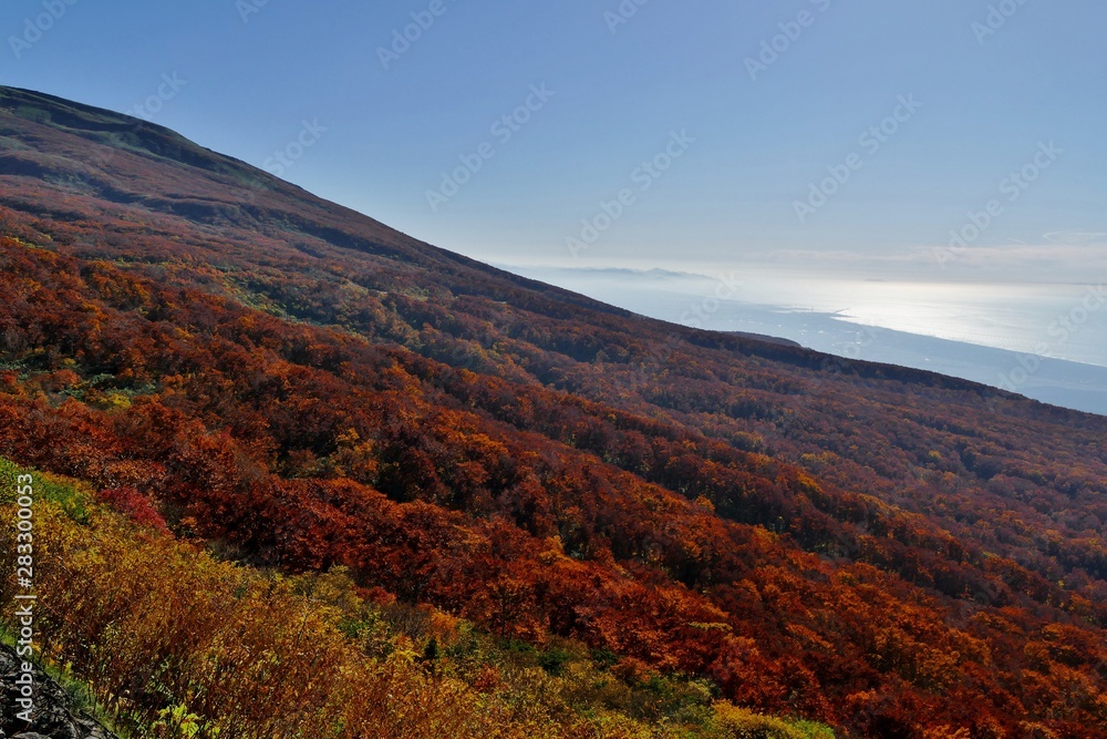 《鳥海山の紅葉》秋田県