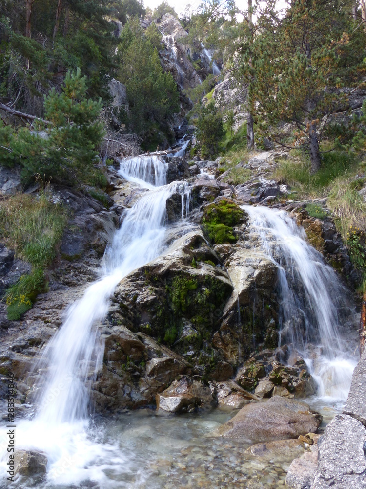 Cascada preciosa Cascada preciosa