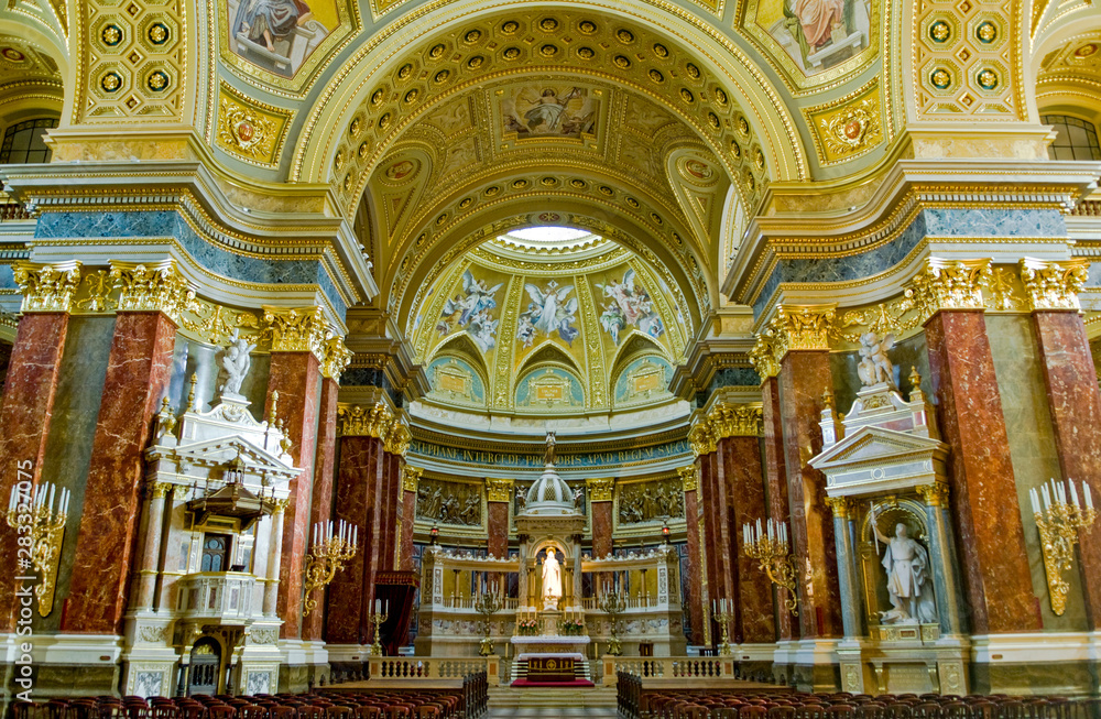 Innenraum der Stephansbasilika in Budapest, der Hauptstadt Ungarns