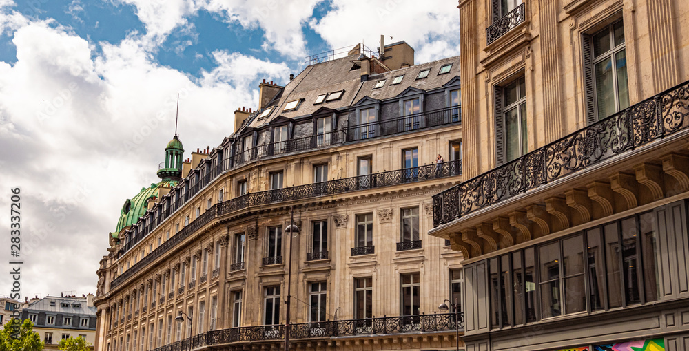 Typical mansions and villas in Paris