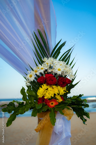 Wallpaper Mural Flower decoration. Wedding decoration at the beach. Torontodigital.ca